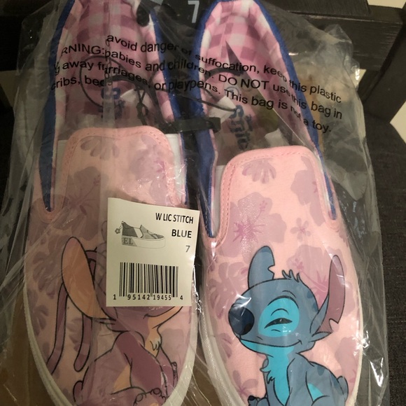 Women, Disney, stitch sneakers - Picture 1 of 3